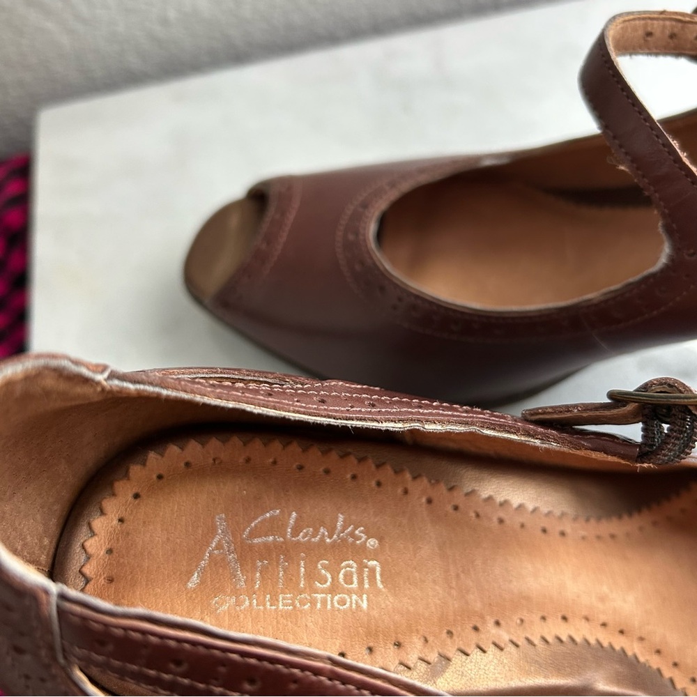 Clark’s Artisan victorian academia brown leather peep toe pumps - Picture 5 of 10
